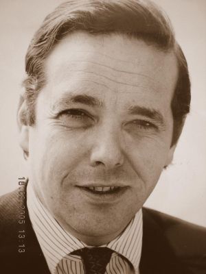 Gascoyne-Cecil Robert M